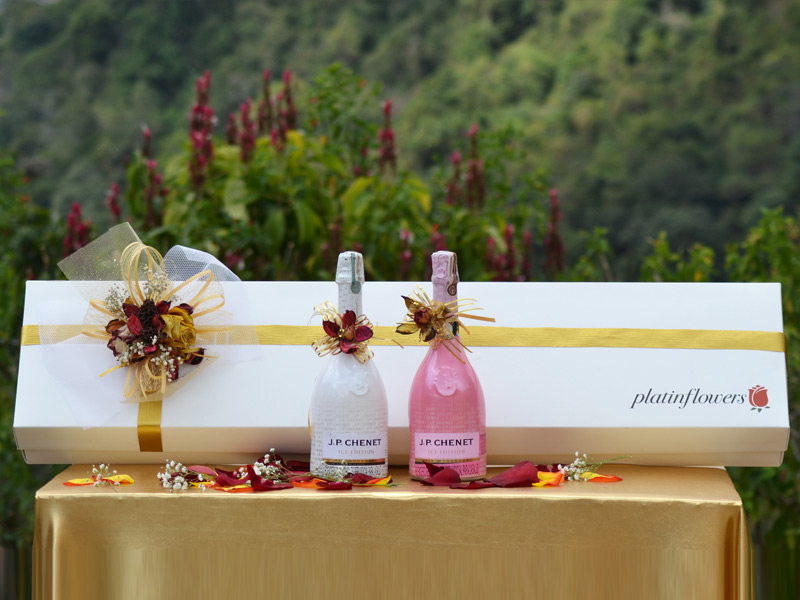 Caja de 24 Rosas más Espumante